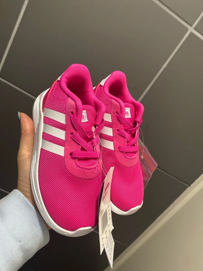 Basket adidas lite racer taille 26 neuve