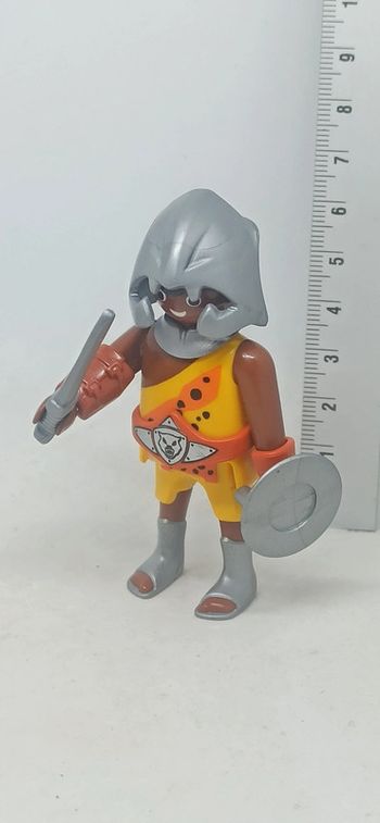 Homme gladiateur avec bouclier gris rond playmobil