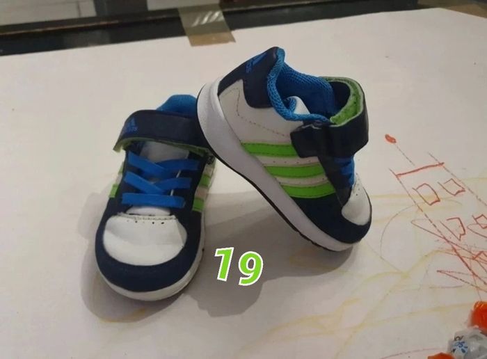 Basket adidas bébé 19