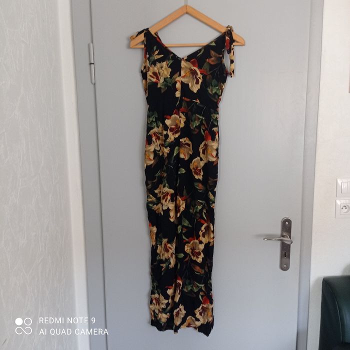 Combinaison noire à fleurs jaunes t36 - photo numéro 7
