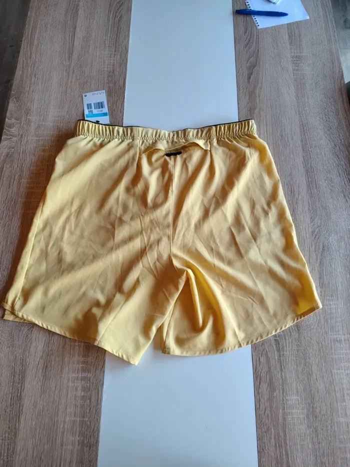Short Running Nike Dri-Fit Race - photo numéro 2