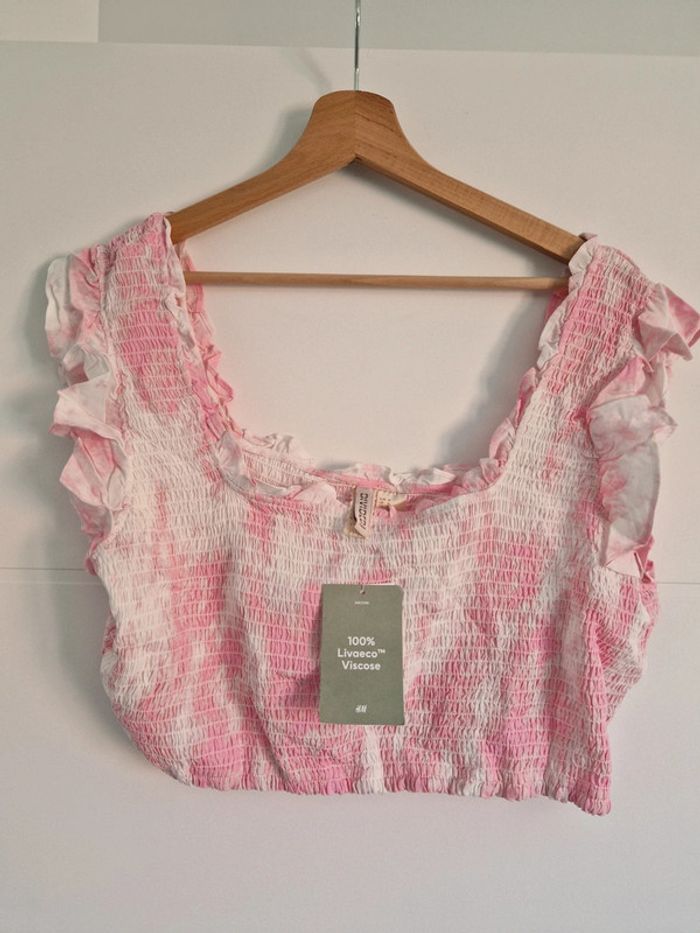 🌸 Joli crop-top tie and dye H&M
Taille XL - photo numéro 2