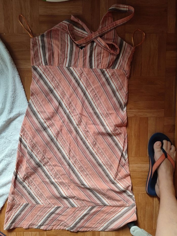 Robe 36 dos nu