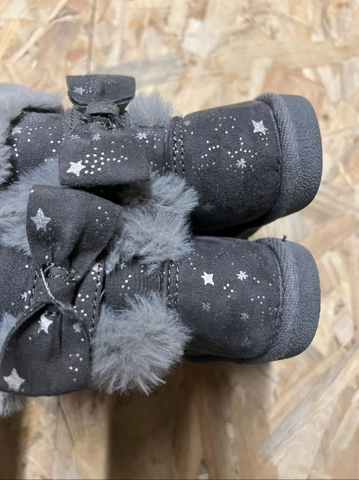 Bottes fourrées fille pointure 21 - photo numéro 4