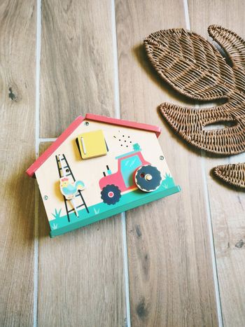 🐮 La Ferme /maison sonoreavec fenêtres en bois marque Vertbaudet