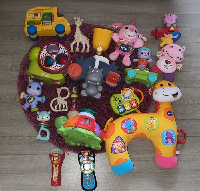 Lot de jouet bébé
