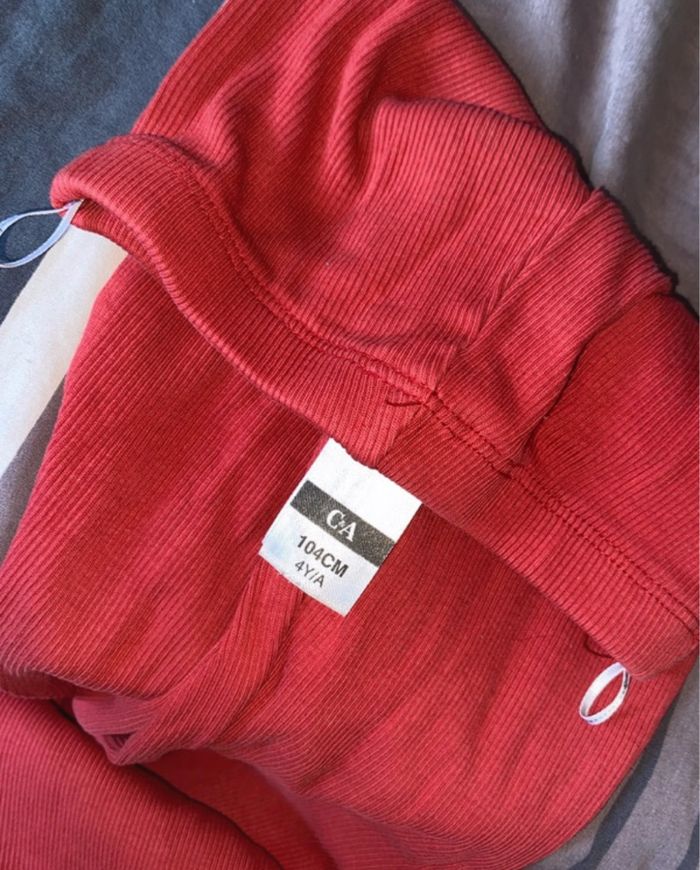 Pantalon rouge - photo numéro 2