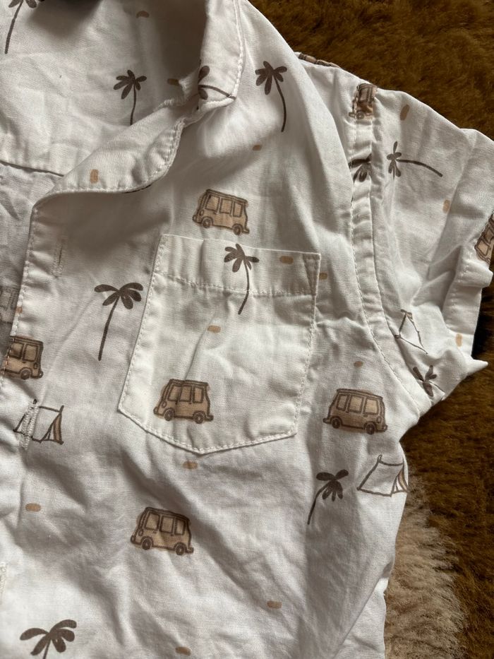 Chemise blanche combi/palmiers/tente KIABI t.12m - photo numéro 2