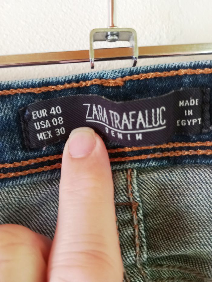 🌸jean troué, zara trafaluc, taille 40 - photo numéro 4