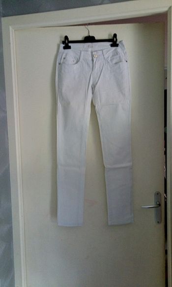 Pantalon slim Hello Kitty super état