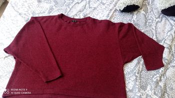 Sweat léger Basic  bordeaux taille 40 bon état.