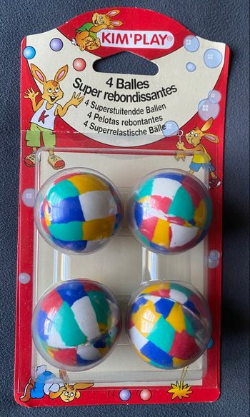 NEUF : lot de 4 balles super rebondissantes