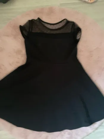 Robe noire à voile