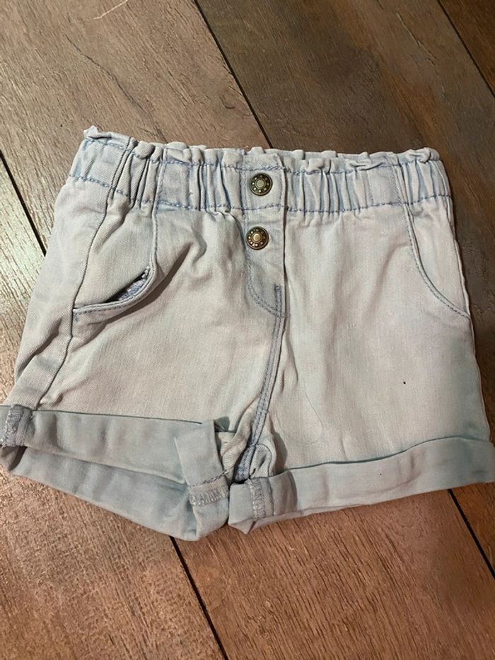 Short jean gémo bleu clair 24mois