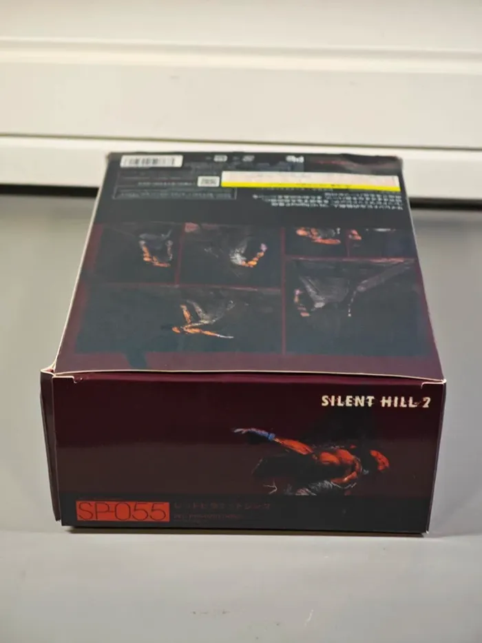 Figurine Silent Hill Pyramid head 18cm Neuve en boîte - photo numéro 5
