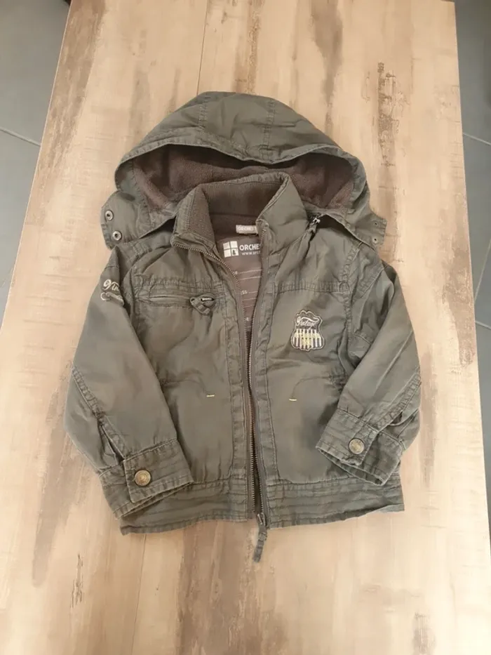 Veste kaki à capuche