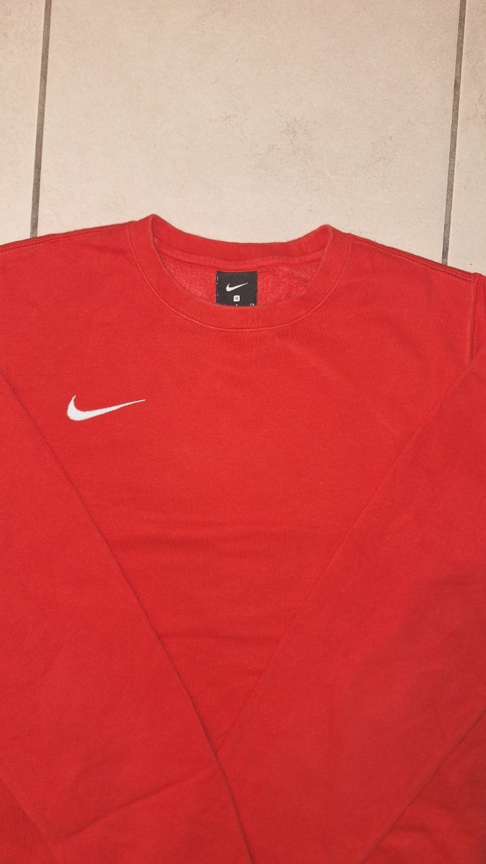 Sweat neuf Nike S rouge - photo numéro 2