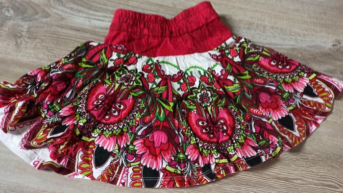 Jolie jupe fille desigual 7 - 8 ans TBE - photo numéro 3