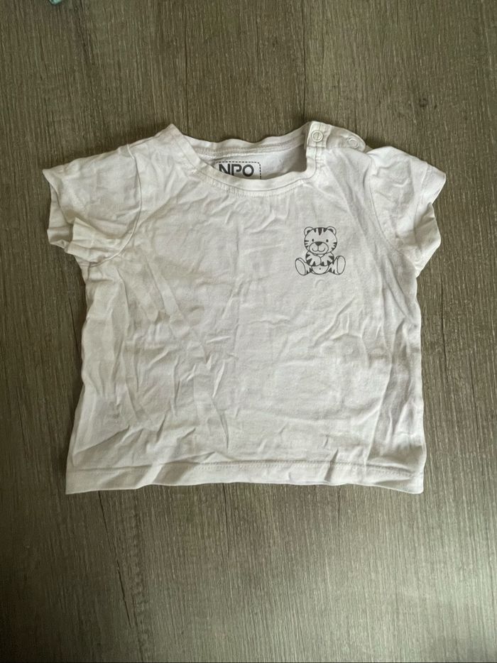Ensemble salopette short + t-shirt 12 mois - photo numéro 4