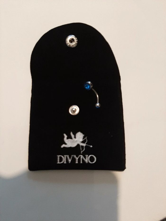 Piercing nombril - photo numéro 14