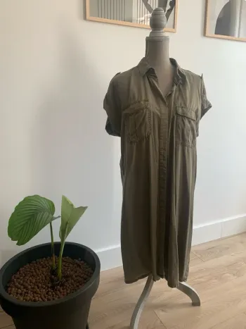 Robe kaki