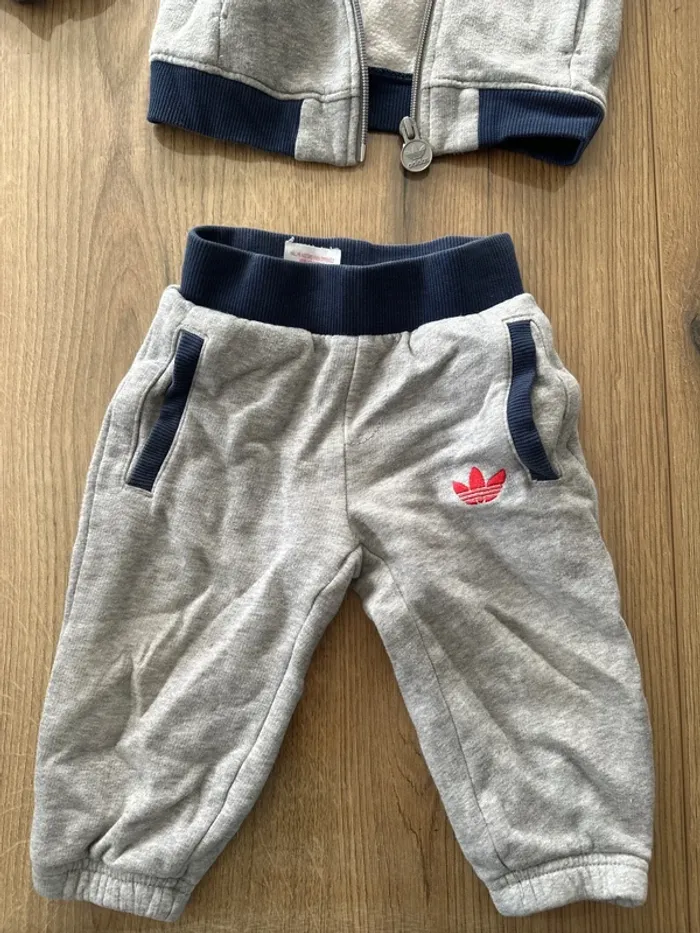 Ensemble adidas 9-12 mois - photo numéro 2