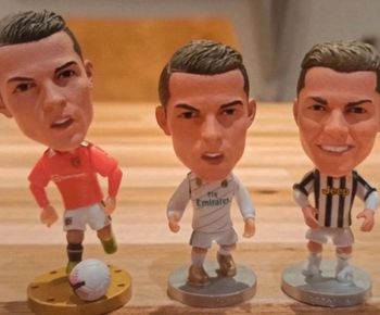 Lot de 3 petites figurines football neuves Cristiano Ronaldo CR7 Juventus Real et Manchester