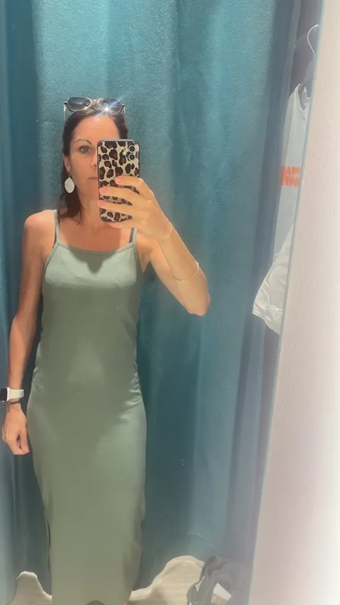Robe kaki XS h&m - photo numéro 3