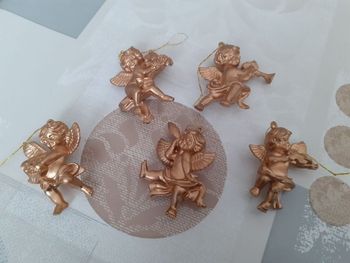 5 anges dorées de noël