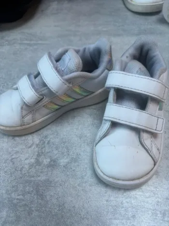 Basket bébé taille 23 adidas