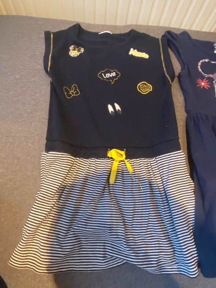 Lot de 2 robes Disney minnie 5-6 ans - photo numéro 6