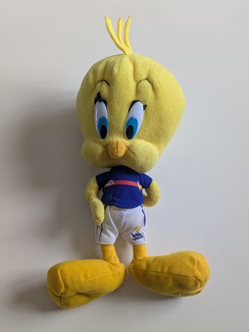 Peluche Titi et Grosminet fait du foot