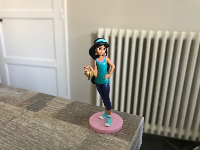 Figurine princesse Jasmine aladdin dans ralf