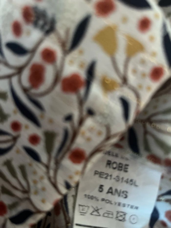 5 ans - robe fluide fleurie LPC - photo numéro 4