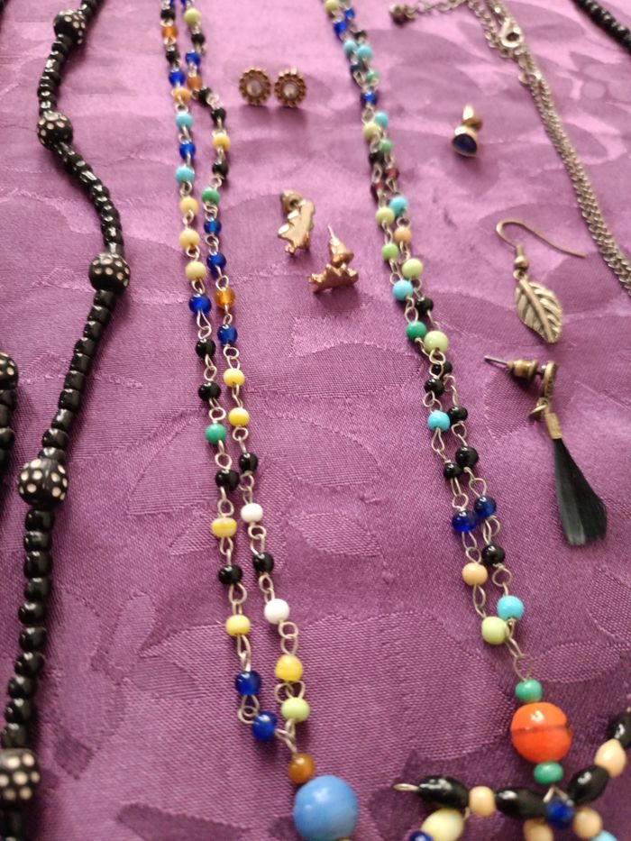 Lot hétéroclite de bijoux fantaisie - photo numéro 3