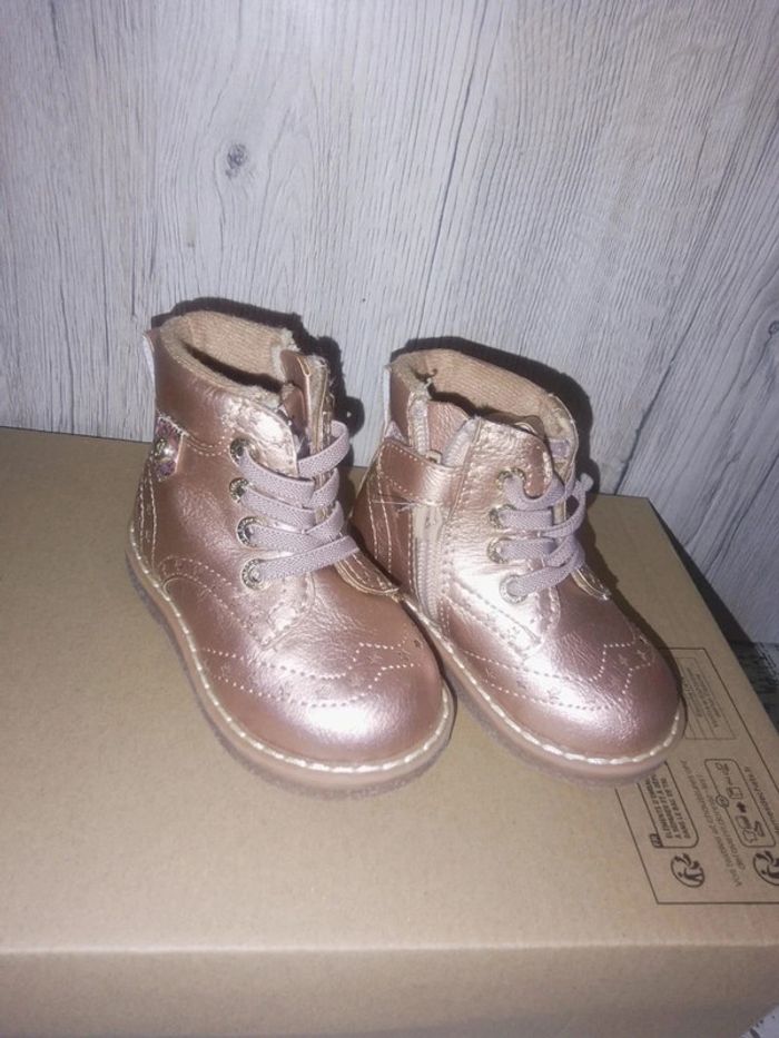 Paire de chaussures p:19 - photo numéro 2