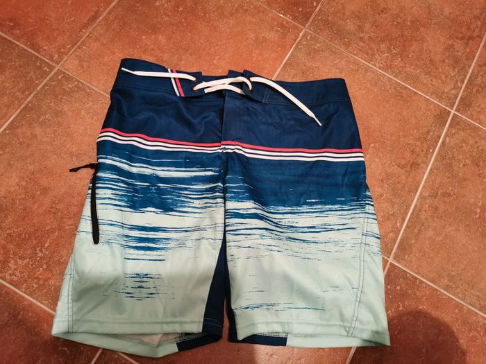 Short de bain neuf