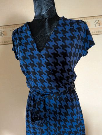 Robe violette été manches courtes chic xs 34 sr très bon état pied de poule