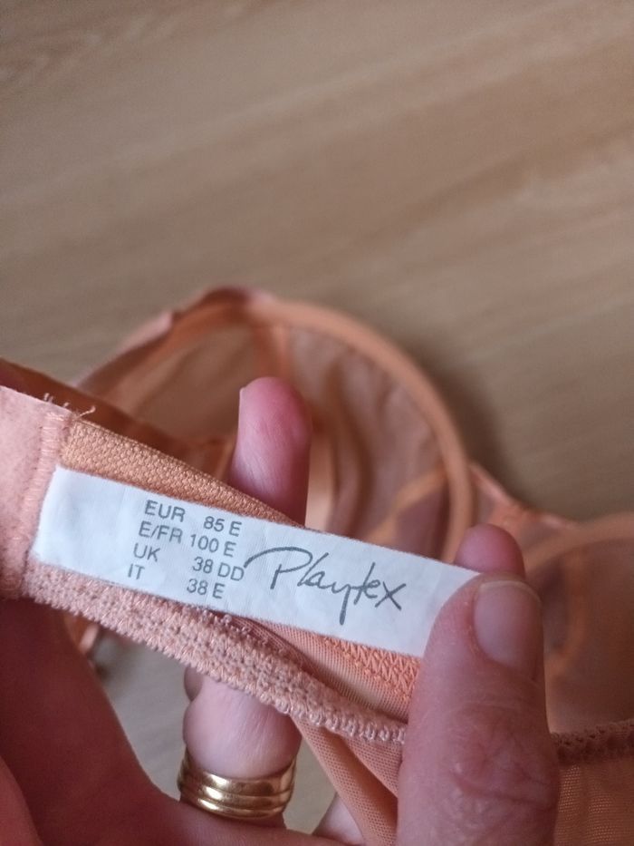 Soutien 100E neuf playtex avec armature pas de mousse Abricot - photo numéro 4