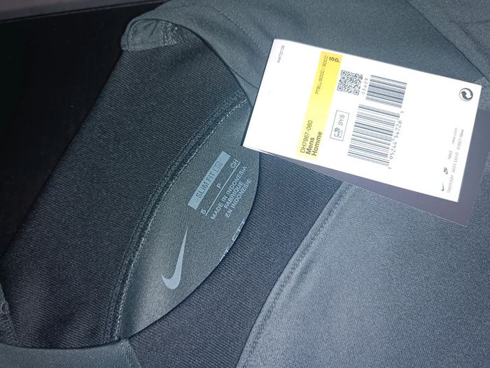 Haut d'entraînement Nike taille S - photo numéro 4