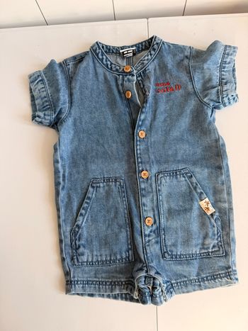 Salopette en jean bleu en très bon état taille 18 mois tape à l’œil 