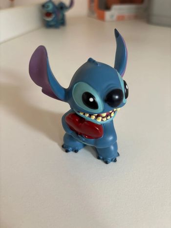 Figurine stitch showcase