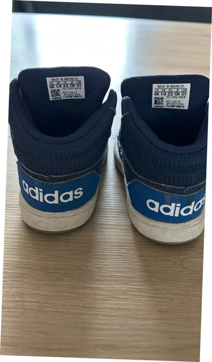 Chaussures Adidas 22 - photo numéro 3