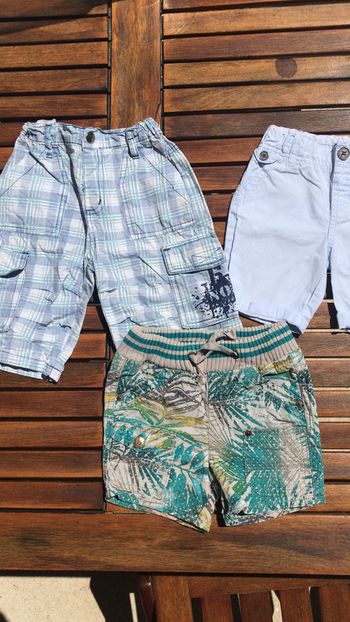 Lot de 3 shorts/ bermudas 18 mois