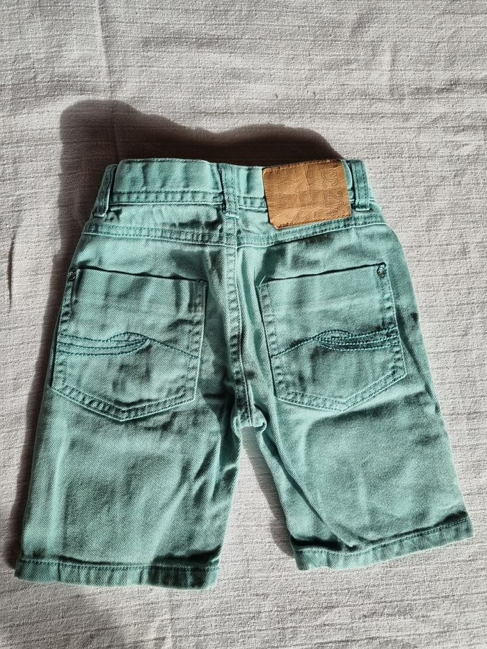 Short vert 3 ans en TBE - photo numéro 2