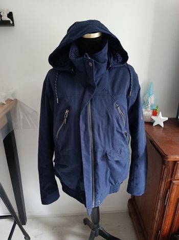 Manteau a capuche bleu marine 