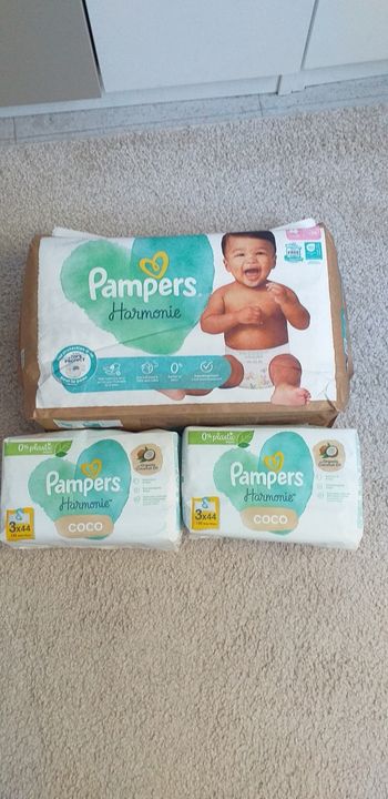 Couche Pempers harmonie et deux lots de lingettes