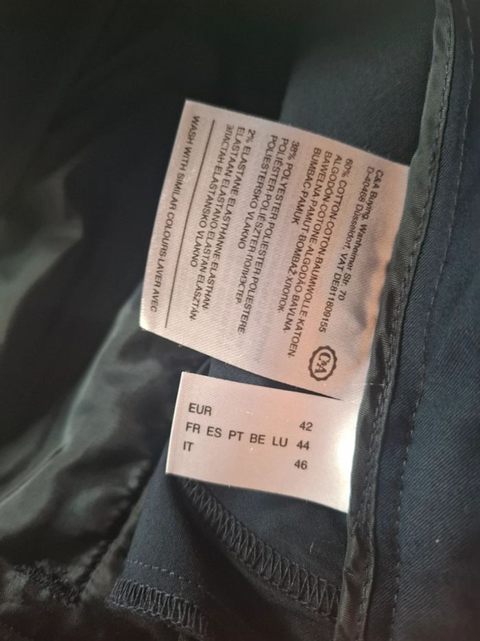 Pantalon court jamais porté - photo numéro 3