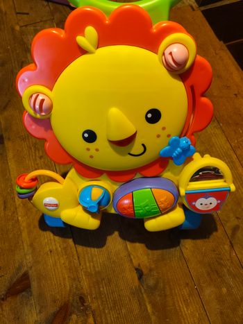 Trotteur lion musical