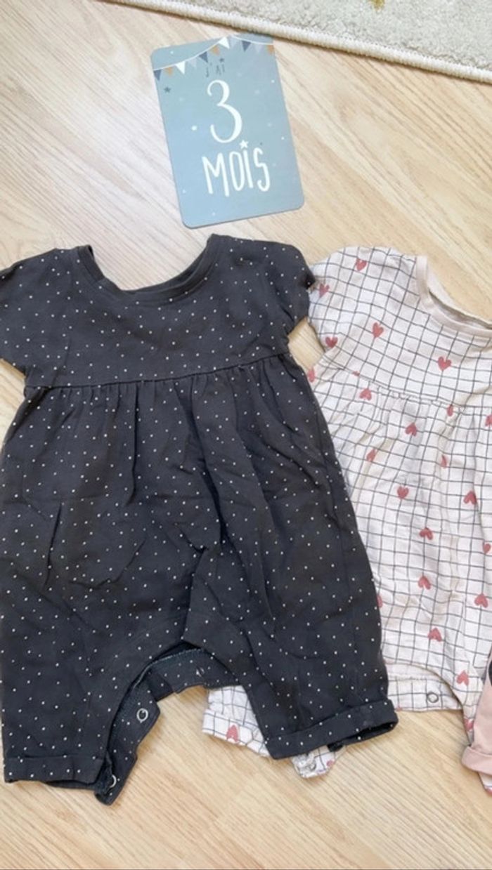 Combinaisons 3 mois - photo numéro 3